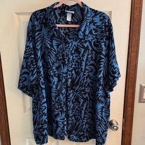 Liz & Me Black and Blue Patterned Top‎
